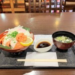 Manyounosato Takaoka - トロッと炙っちゃい鱒丼。1000円