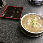 佐賀ラーメン いちげん。 - ラーメン800円、トッピングのり150円