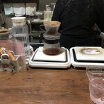 喫茶 てるてる坊主 - コーヒー作ってます