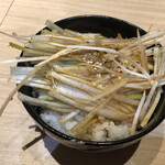 横濱家系ラーメン 海老名家 - ネギ丼290円