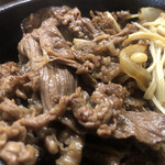 居喰処 光 - 2020/09/27
            日替りランチ 牛丼焼肉定食 500円
            タコの頭と胡瓜の和物 サービス