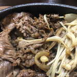 居喰処 光 - 2020/09/27
      日替りランチ 牛丼焼肉定食 500円
      タコの頭と胡瓜の和物 サービス