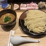 中華蕎麦 とみ田 - つけめん (大)+特選全部乗せトッピング