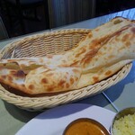 インド料理マントラ - ナン