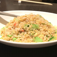 廣東料理 民生 ヒルトンプラザウエスト店 - 蟹とレタスの炒飯