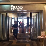 THE GRAND LOUNGE - 