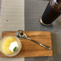 トラットリア イル レガーロ - オレンジとリンゴのゼリー