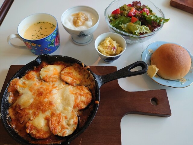 カフェ アット ホーム 古川 | ヨガとカフェが融合した癒しの空間