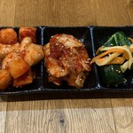 韓味処 CHIBO - キムチ盛り合わせ、680円(税別)
