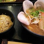 福ちゃん - 炒飯は連れのやつです。食べましたけど(*´∀`)♪