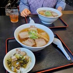 喜多方ラーメン坂内東部店 - 喜多方ラーメン680円→－40円ミニ高菜焼き豚ご飯190円→－90円です！