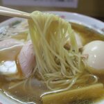 柔らか目のストレート麺です