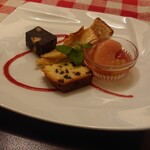 ビストロ デ トロワ - 