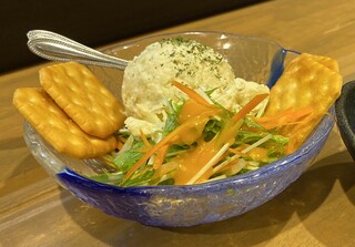 Izou - 燻製ポテトサラダ