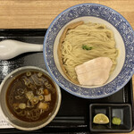 Mentoshouyunotakuminidaimetakamatsu -  二代目 醤油つけ麺(並) 870円