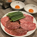 焼肉・冷麺 二郎 - A5サーロイン やきすき 三河満月卵