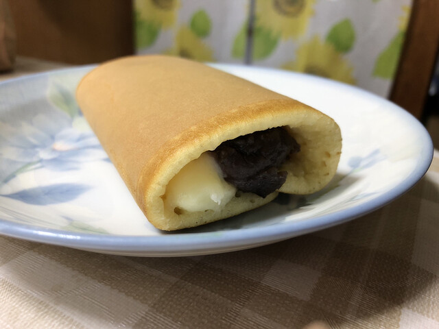 『昔から馴染みのある大あんまき』by みぶき : 藤田屋 本店 - 三河知立/和菓子 [食べログ]