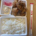 博多とよ唐亭 - 料理写真:暫く待つと注文したげんこつ唐揚げ弁当５個入り４４５円の出来あがり。
