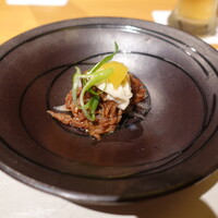 本格肉料理 丸小 - 梨の牛時雨乗せ
