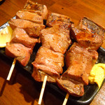 豚小家 - レバー80円若焼き、大きい！