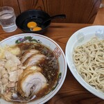 ラーメン二郎 - つけ麺、豚増し、生卵２つ