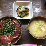 居喰処 光 - 2020/09/28
      日替りランチ かつをづけ丼 500円