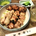 伊勢廣 - やきとり丼 5本丼 ご飯少なめ。