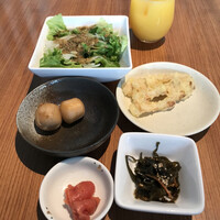 羅豚 ギンザ・グラッセ - ビュッフェでとってきた総菜