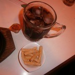 ユキ - アイスコーヒー（350円）かっぱえびせん付きです！