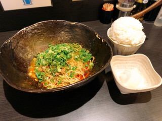 汁なし担担麺専門 キング軒 大手町本店 - 汁なし担々麺並盛り4辛、ライスと温泉玉子