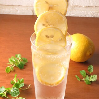 Drinks made from fruits grown on our own farm ◎ Sours and sangria are popular ♪