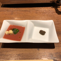 焼肉 うしみつ 恵比寿本店 - トマトピューレ、黒胡椒？
