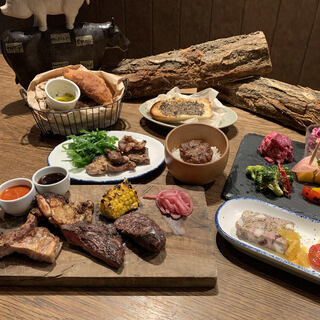 Standard Butchersコース Social Distance お料理は個別盛に 記念日やお誕生日利用にどうぞ ７品 2900円 税込 ハナサキ ブッチャーズ ストア 花咲 Butchers Store 桜木町 ステーキ 食べログ