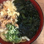 うどんの小麦冶 - 小エビ天＋ワカメ