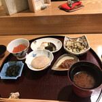 日本料理 太月 - フルコース１６５００円。おかず。ご飯一膳分しかお腹に空きがありません(^_^;)。どの品も手抜きなしで、とても美味しくいただきました（╹◡╹）