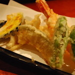 紅緒 - クーポンでサービスしてもらった天ぷら盛り合わせ