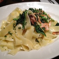 渋谷アチェーゾ - サーモンとほうれん草クリームパスタ