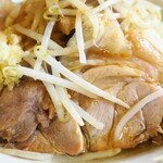 ラーメン二郎 - 豚