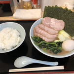 ラーメン見田家 - 豪快　並:900円、無料ライス