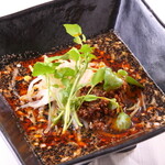 旬菜中華 凛花 - 料理写真:黒旨味濃厚すりごま黒タンタン麺