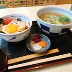 Toukyouan - 目玉焼き丼と中華そばの半･半セット