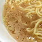 らーめん弘 - マイルドな豚骨スープ。