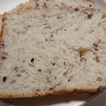 パン・ドゥ・マルシェ - 発芽玄米と黒米玄米の食パン