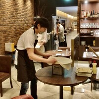 Focacceria la Brianza - フォカッチャディレッコ（エクストラバージンオリーブオイルと生クリーム半々のソースと吉田牧場のストラッキーノチーズを薄い生地で挟み込んだチーズを食べる料理）