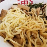 東京麺珍亭本舗 - 麺の表情。