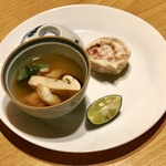 あわら温泉 ホテル八木 - 松茸の土瓶蒸しには大きな松茸が