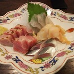 金町製麺 - 刺身盛（バチマグロの炙りなど）