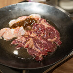 Tokachi Ha-Bu Gyuu Horumon Teppan Yaki Mon - 