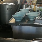ラーメンショップ - 厨房ビュー
