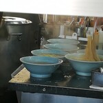ラーメンショップ - 厨房ビュー